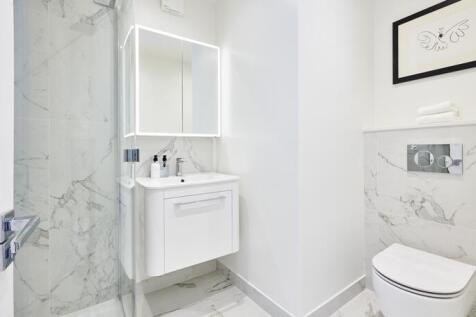 Master Bedroom - Ensuite 