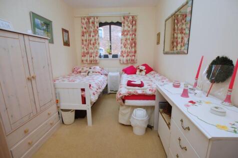 7 James Watt Way (28) bed 2.jpg