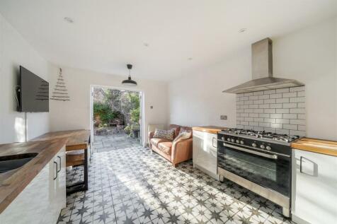 kitchen winter h.jpg