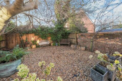 garden winter h.jpg