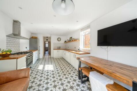 kitchen h.jpg