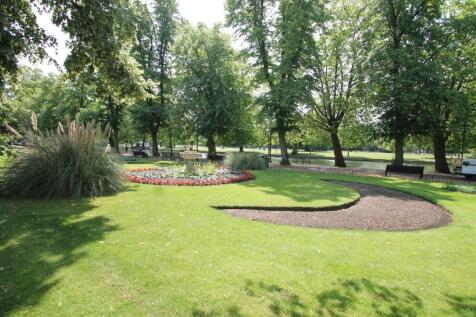 Embankment gdns Jun 25.JPG