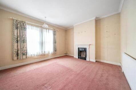 bedroom 1 h.JPG