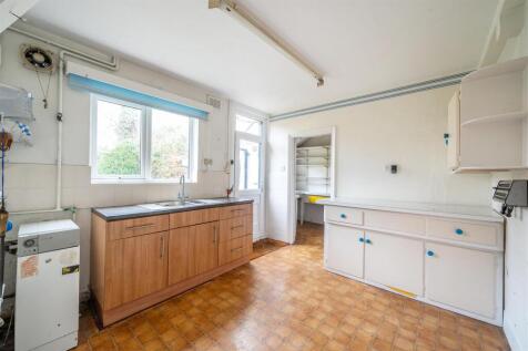 kitchen h.JPG