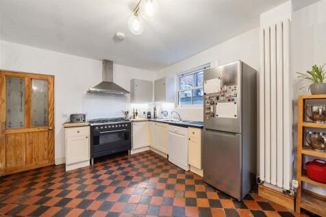 kitchen area h.jpg