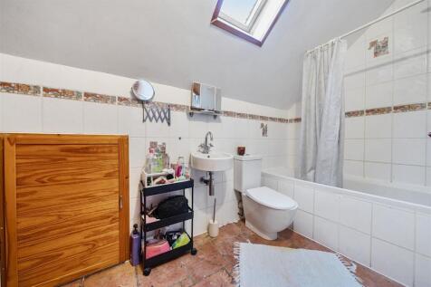 en-suite h.jpg