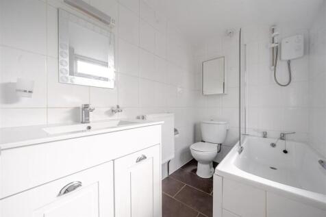 bathroom h.jpg