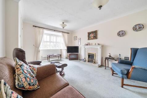living room h.jpg