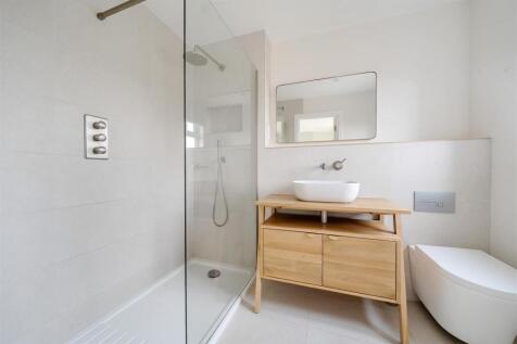 en-suite h.jpg