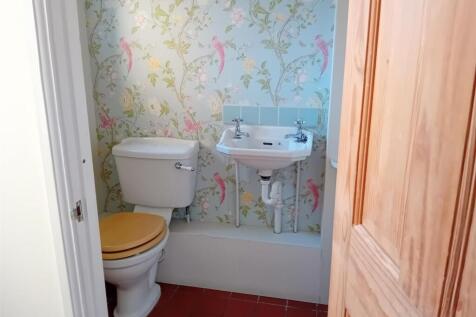 Rees cloakroom.jpg