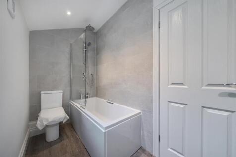 bathroom h.jpg