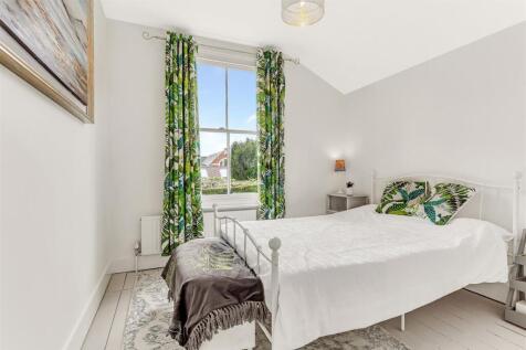 bedroom 3.jpg