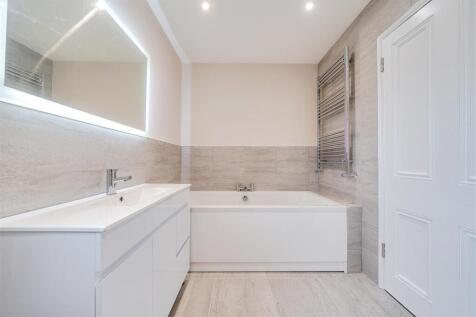 bathroom ii h.JPG