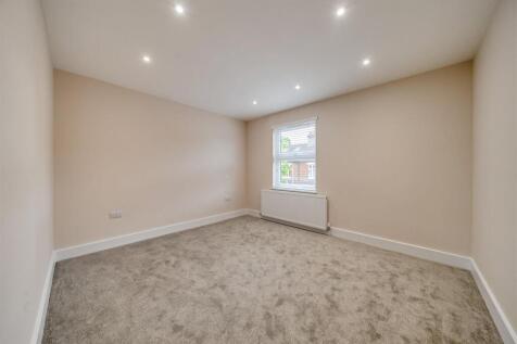 bedroom 1 h.JPG