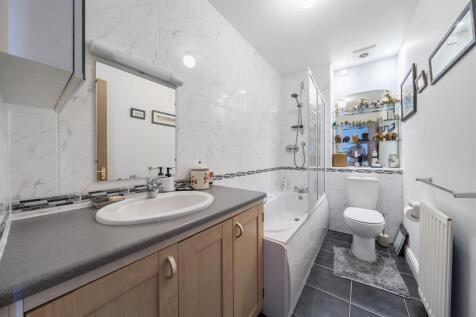 bathroom h.jpg