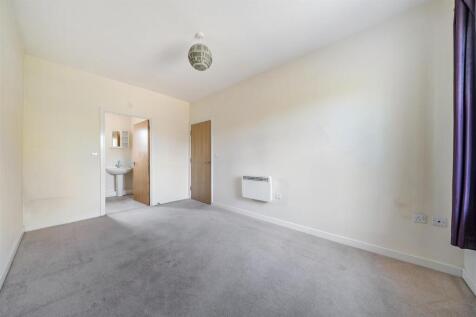 bedroom 1 ii h.jpg