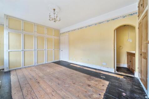 bedroom i h.jpg