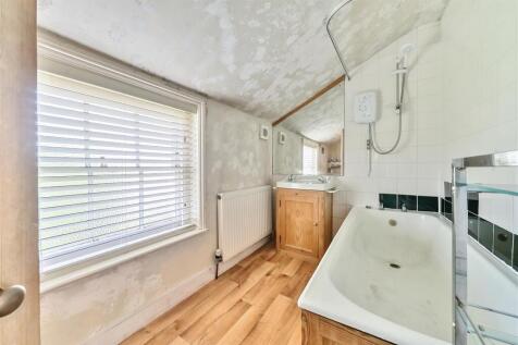 bathroom h.jpg