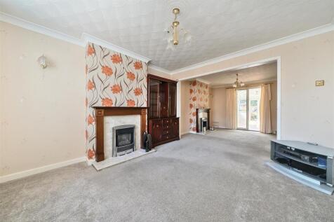 living room h.jpg