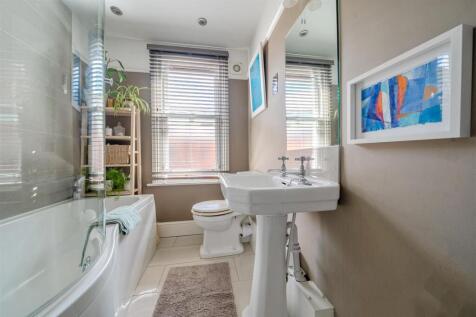 bathroom h.jpg