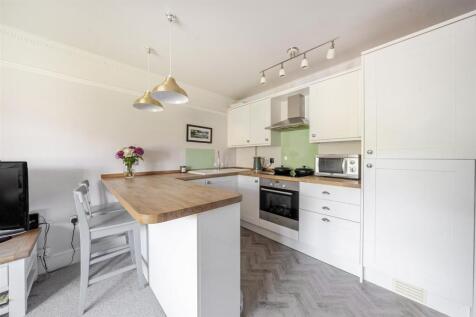 kitchen h.jpg