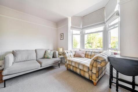 lounge area h.jpg