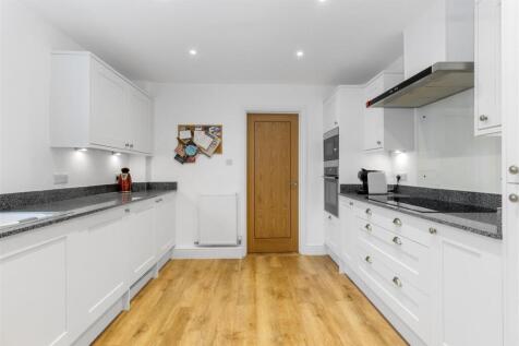 Fitted Kitchen