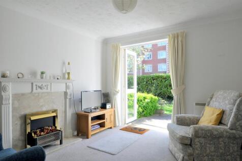 Sitting/Dining Room