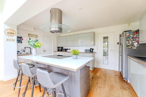 Kitchen/Dining Room/Day Room