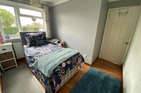JAMESBED2.jpg