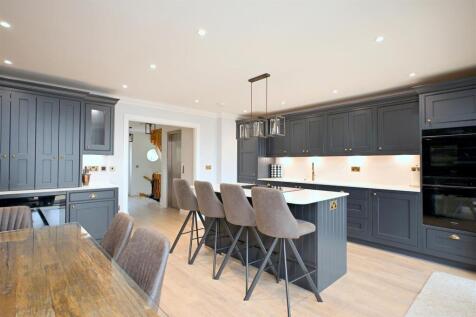 Kitchen/Day Room