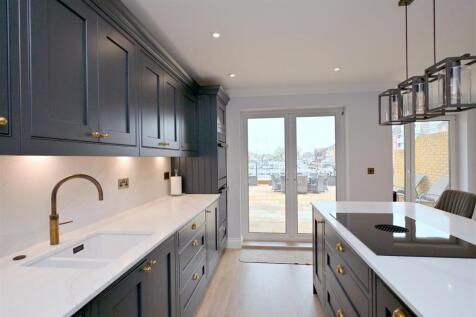 Kitchen/Day Room