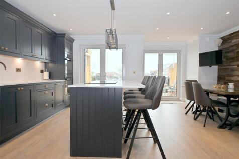 Kitchen/Day Room