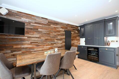 Kitchen/Day Room