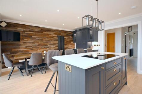 Kitchen/Day Room