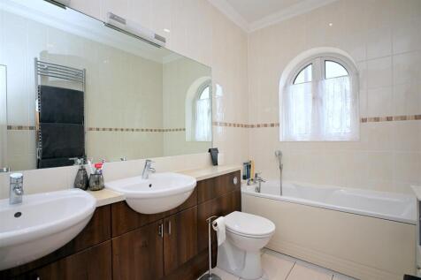 Bedroom 1 Ensuite