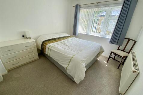 BEECHBED1.jpg