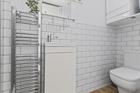 MERLINENSUITE.jpg