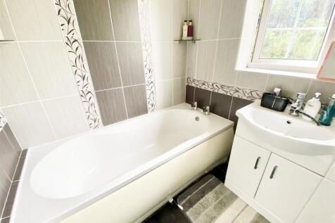 bathroom1.jpg