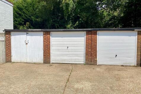 53UHBGARAGE.jpg