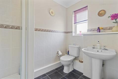 En-Suite Shower (bedroom 2)