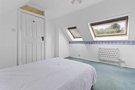 bedroom 4.jpeg