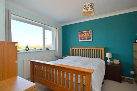 Bedroom 1.JPG