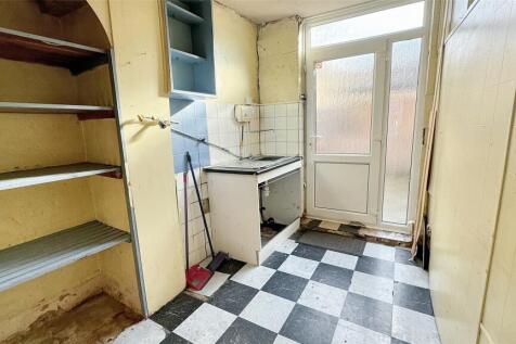 Shop/Kitchen