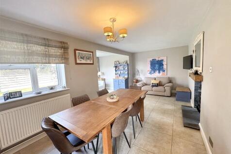 Dining/Family Room