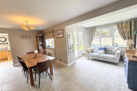 Dining/Family Room