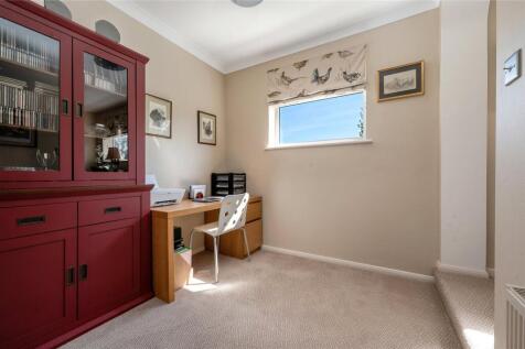 Desk Area/Landing
