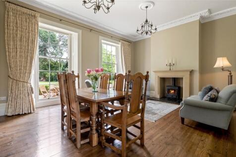 Dining/Sitting Room