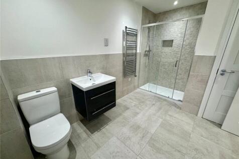 Jack &amp; Jill Bathroom