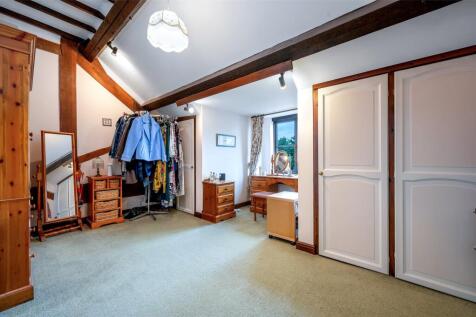 Bed 2/Dressing Room